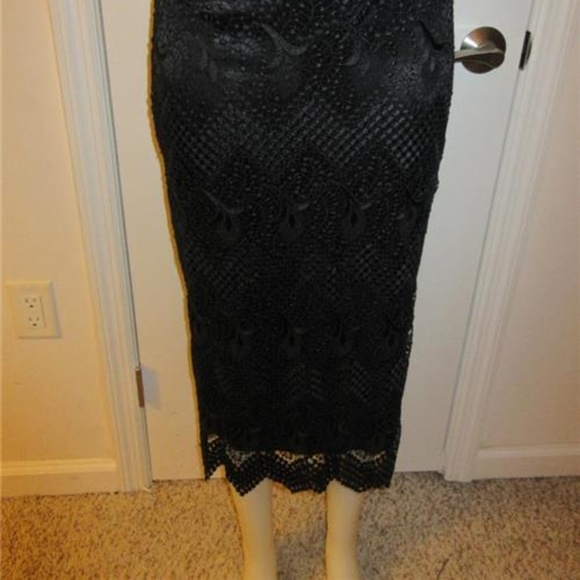BRYAN EMERSON BLACK LACE SKIRT & SIDE ZIP S - Picture 2 of 5
